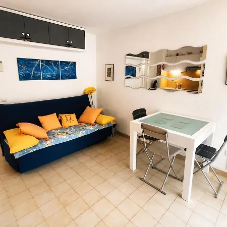 Equipe En Rdc Climatise Terrasse Et Parking Apartman *